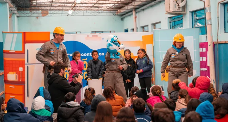 Capitão Seboso e Papeleiro Maluco: ação trata educação ambiental de forma lúdica nas escolas públicas da Grande Vitória
