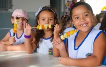 Cardápio especial na Semana das Crianças leva sabor e diversão às escolas de Linhares