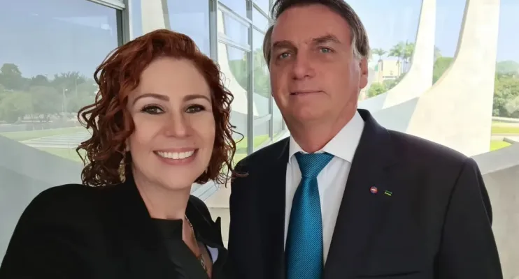 Carla Zambelli telefonou para Bolsonaro nesta semana