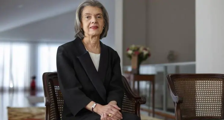 Cármen Lúcia: 'Somos uma democracia em que há antidemocratas ainda'