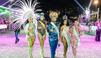 Carnaval de Vitória lotam o Tancredão no 1º dia