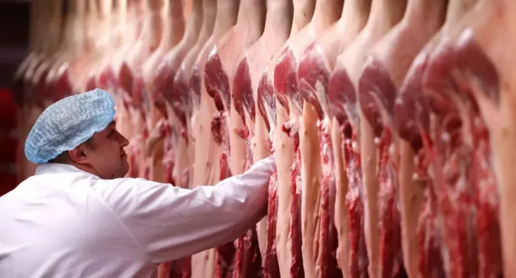 Carne brasileira passa a pagar tarifa de 67% para entrar na China