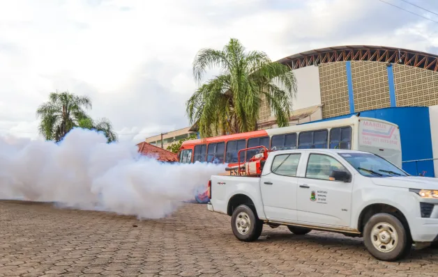 Carro fumacê segue no combate ao mosquito da dengue e divulga novo itinerário para a semana