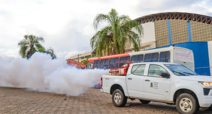 Carro fumacê segue no combate ao mosquito da dengue e divulga novo itinerário para a semana