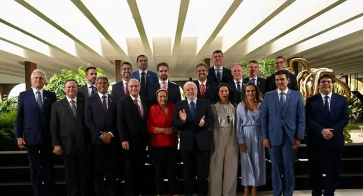 Casagrande defende pautas prioritárias do Espírito Santo em reunião com presidente Lula