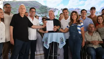 Casagrande e Ferraço oficializam repasses e inauguram obras em Vila Pavão