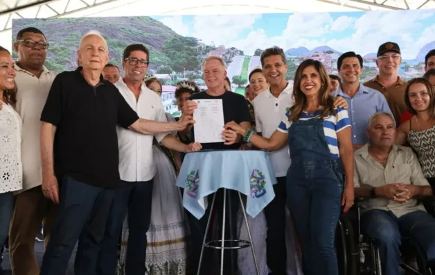 Casagrande e Ferraço oficializam repasses e inauguram obras em Vila Pavão
