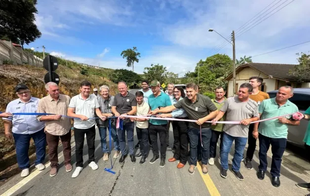 Casagrande entrega estrada recuperada entre comunidades rurais de Marilândia