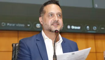 Casagrande sanciona 1ª Lei de Qualidade do Ar e mantém emenda de Gandini