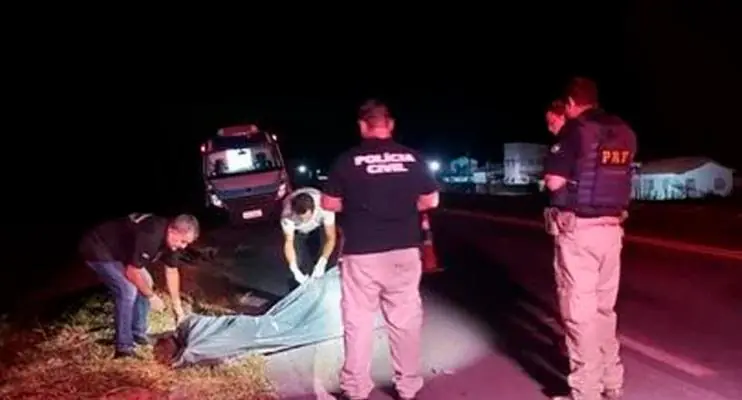 Ciclista morre após acidente com carreta na BR 101, em Linhares