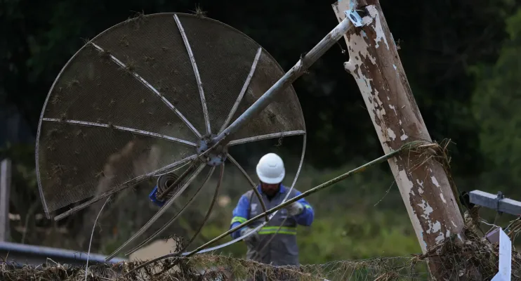 Ciclone deixa três mortos, dezenas de feridos e 1 milhão sem energia no Sul e em SP
