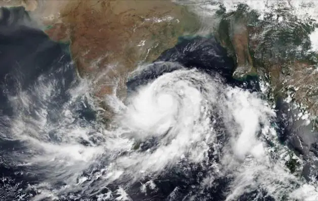 Ciclone em SC: Defesa Civil alerta para chuvas fortes e ventos de até 100 km/h