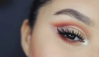Cílios postiços podem fazer mal aos olhos?