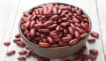 Cinco alimentos que não devem ser consumidos crus