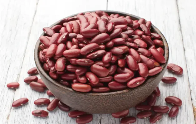 Cinco alimentos que não devem ser consumidos crus