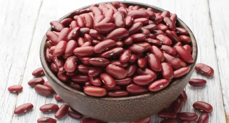 Cinco alimentos que não devem ser consumidos crus