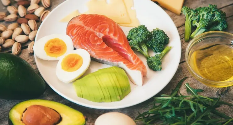 Cinco alimentos que podem ajudar a controlar colesterol