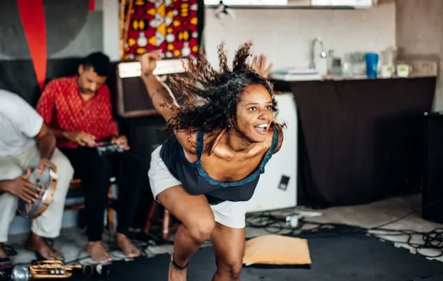Cineclube exibe protagonismo de mulheres negras nas danças urbanas