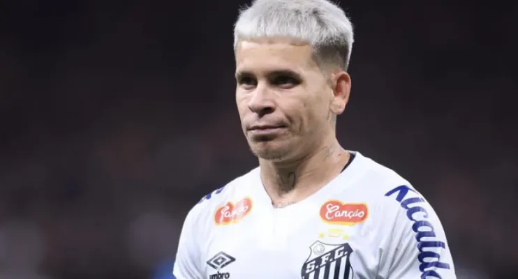 Cleber Xavier comenta saída de Soteldo do Santos 