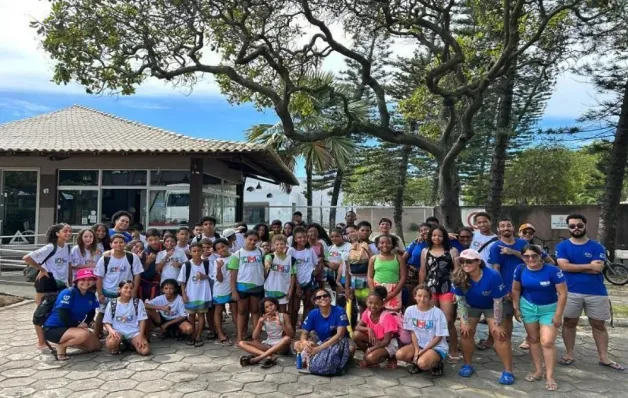 Colônia de férias movimenta juventudes em bairros da Serra