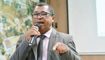 Com fotos de mutação em peixes, Adeci busca apoio para ressarcir prejuízos com rejeitos de minérios