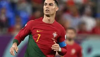 Com futuro indefinido, Cristiano Ronaldo fica na mira do futebol do Catar 