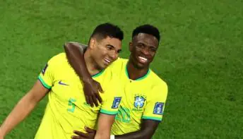 Com gol de Casemiro, Brasil vence a Suíça e garante vaga nas oitavas