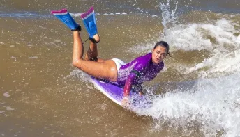 Com patrocínio da Lei de Incentivo, Serra recebe primeira etapa do Circuito Mundial de Bodyboarding Feminino