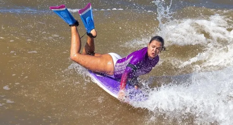 Com patrocínio da Lei de Incentivo, Serra recebe primeira etapa do Circuito Mundial de Bodyboarding Feminino