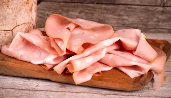 Com tempero pronto e mortadela na lista, veja alimentos com alto teor de sal segundo a Anvisa