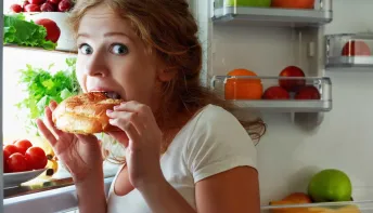 Comer estes alimentos não alivia o estresse (tem o efeito oposto)