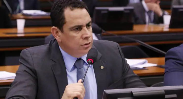 Comissão aprova projeto de Da Vitória que dá prazo indeterminado para laudo que diagnostica autismo