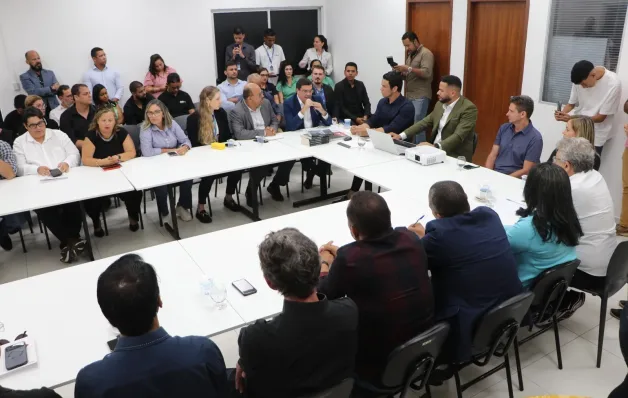 Comitiva da SDE visita Polo Plástico em Camaçari para reunião estratégica