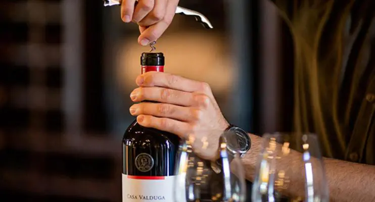Como conservar melhor o vinho depois de aberto? Veja 3 dicas