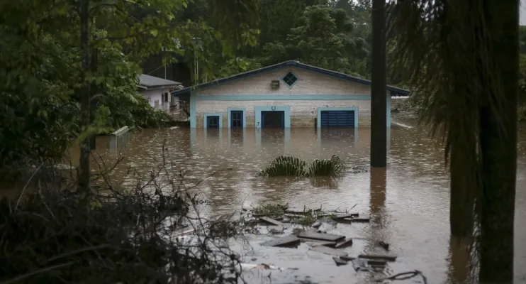 Como pedir indenização em caso de enchente ou incêndio