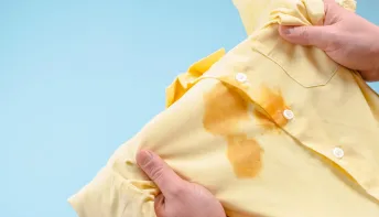 Como remover as manchas de gordura da roupa (ou da toalha de mesa)