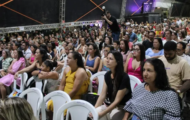 Comunidade lota Praça Nicolau Falchetto na comemoração dos 44 anos de Jaguaré