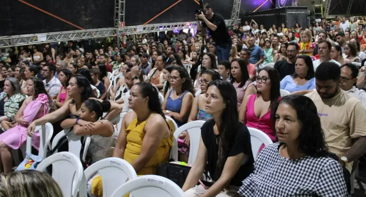 Comunidade lota Praça Nicolau Falchetto na comemoração dos 44 anos de Jaguaré