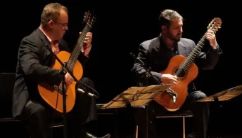 Concerto de violões dentro da Igreja do Rosário movimenta a Prainha