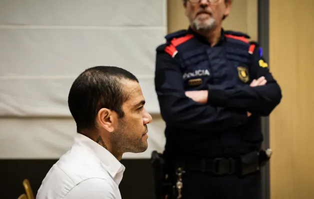Condenado a 4 anos e 6 meses, Daniel Alves pode deixar prisão em 2025
