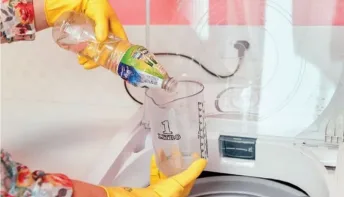 Conheça todos os benefícios de lavar roupa com vinagre