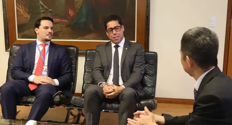 Cônsul Geral do Japão e Cônsul Cultural visitam a Assembleia Legislativa do ES em busca de estreitar laços diplomáticos
