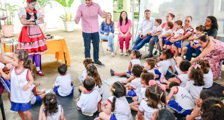 Contação de Histórias marca o segundo dia da Semana Literária de Vitória