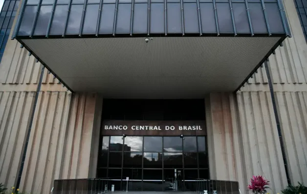 Copom decide Selic em meio a guerra e inflação acelerando