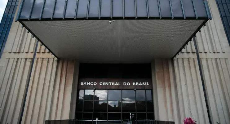 Copom decide Selic em meio a guerra e inflação acelerando