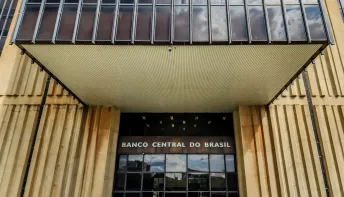 Copom mantém Selic em 15% e evita sinalizar próximos passos