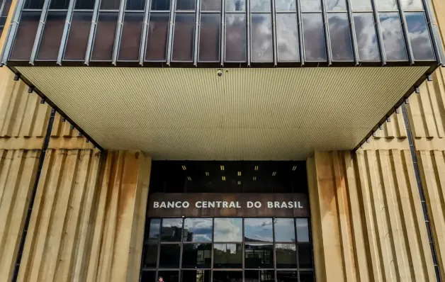 Copom mantém Selic em 15% e evita sinalizar próximos passos