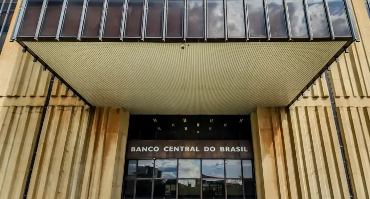Copom mantém Selic em 15% e evita sinalizar próximos passos