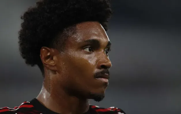 Corinthians anuncia contratação do atacante Vitinho, ex-Flamengo, até 2026