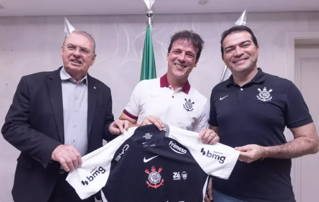 Corinthians anuncia Fernando Diniz como novo técnico